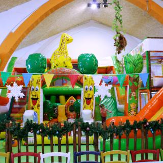 Parco giochi feste di compleanno
